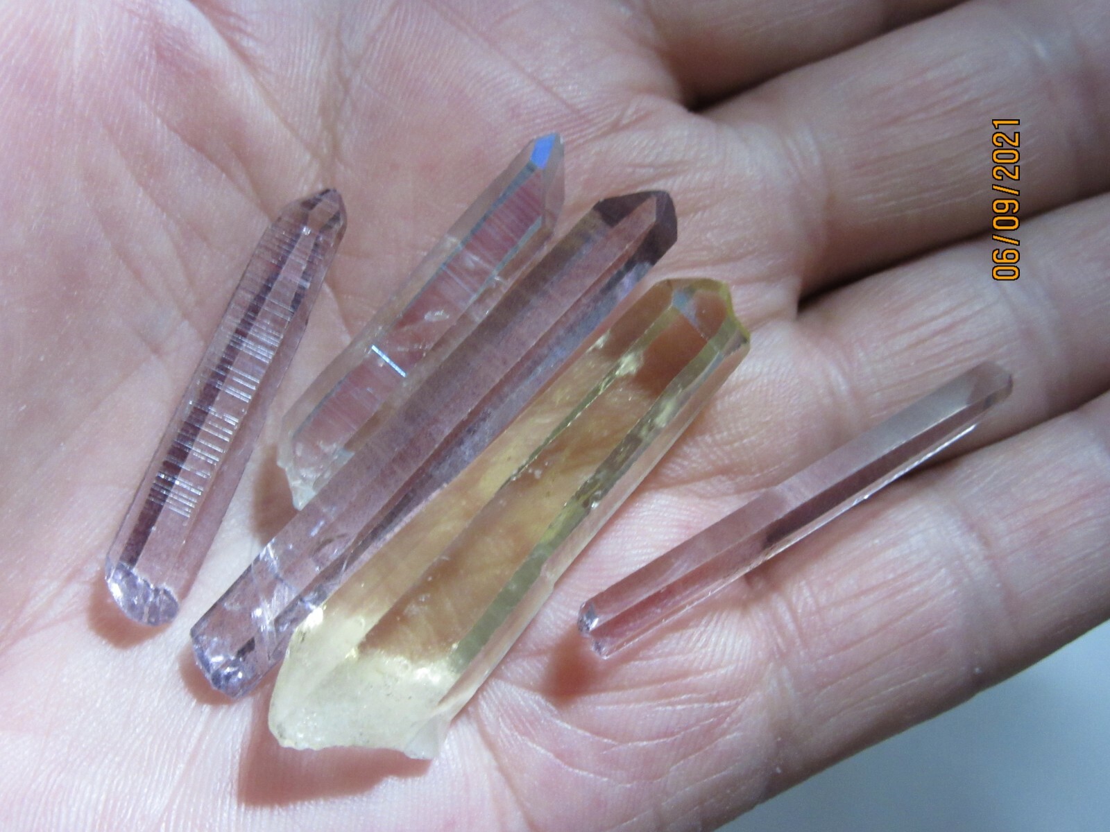 5 Pieces Platinum Coated Natural Quartz Points 1 7/8 to 1 3/8″ Long PLC-4 Reiki