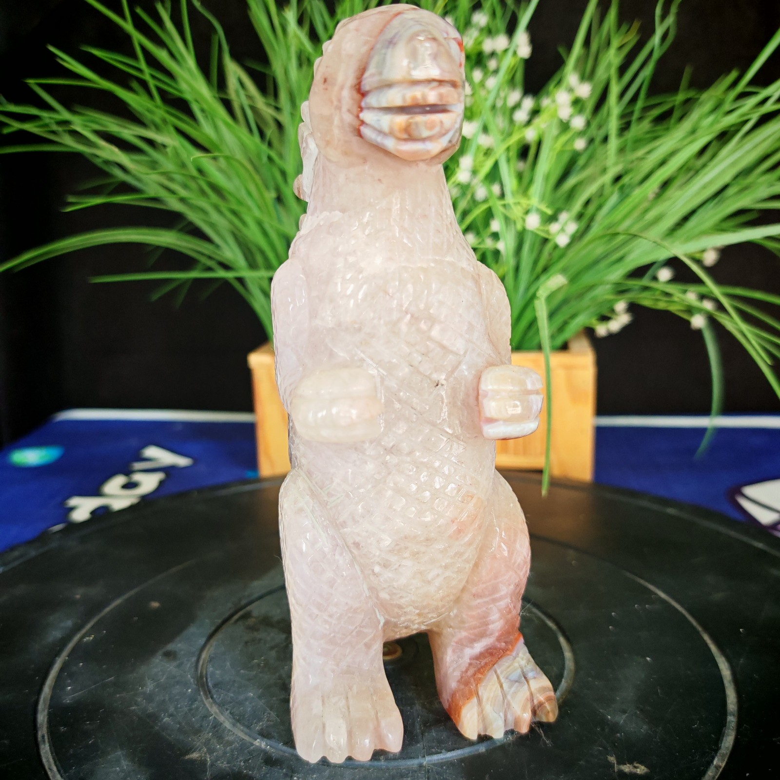 4.40LBTop natural crystal hand carved therapeutic artwork2.0kg