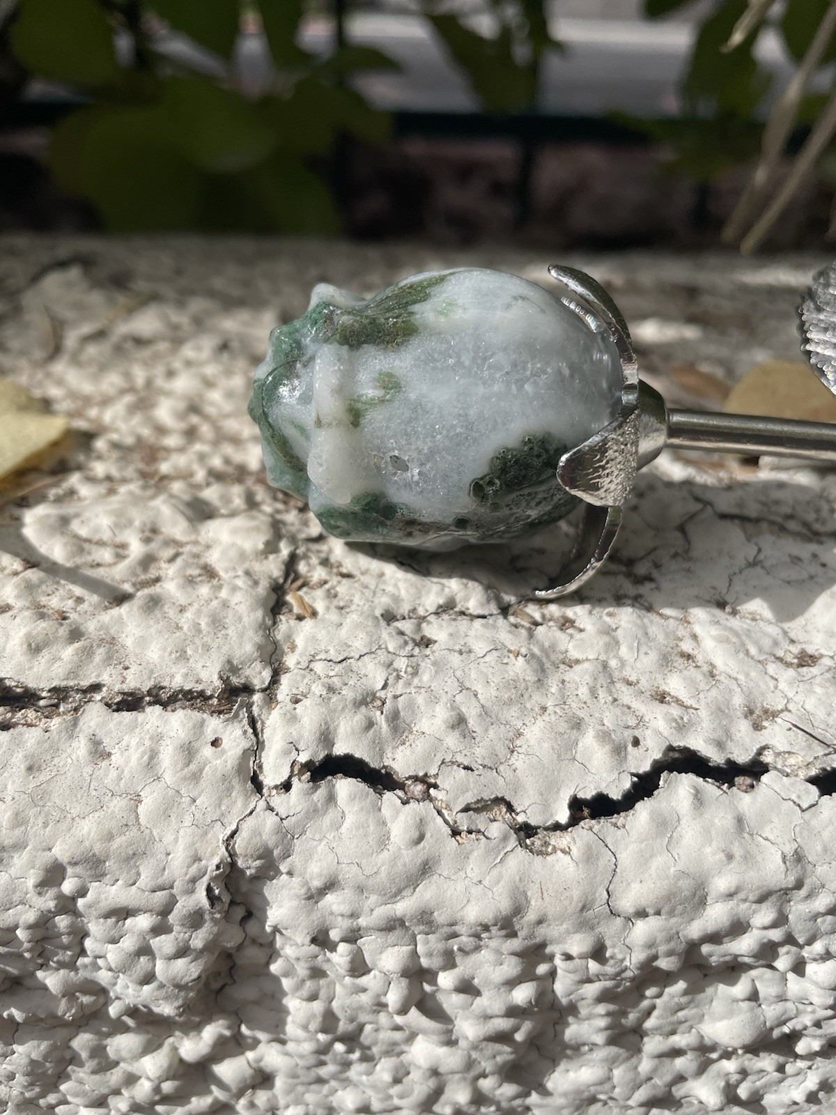 Moss Agate Crystal/Gemstone Rose Carving W/Druzy 9 1/2″ Stone:30mm 1 1/2×1 1/4in