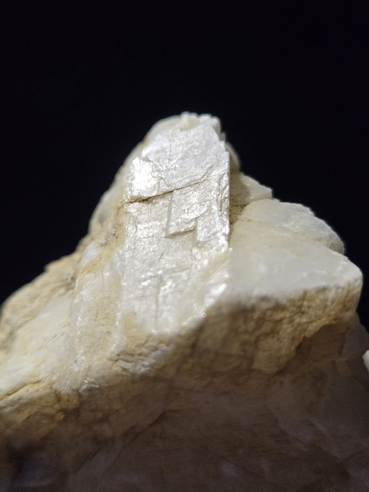 100g Milky White Feldspar Crystals Natural Specimen